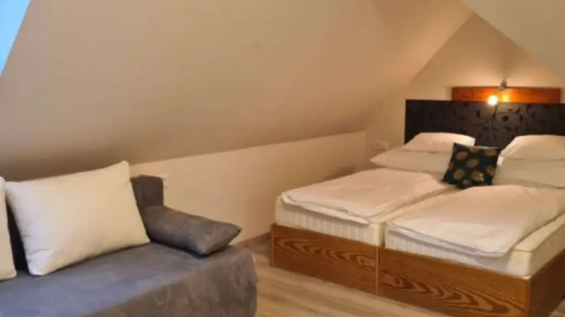 Rent Place Rendezvényház és Apartman Keszthely - foto 1