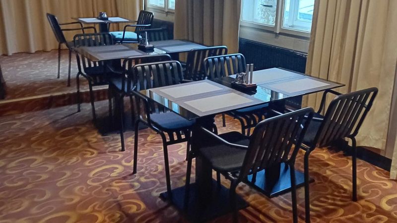 Hotel Zlatá včela Domažlice - foto 1