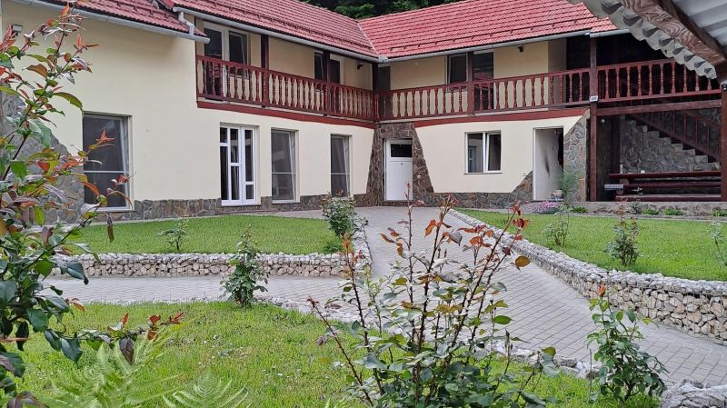 Casa Petra Poiana Mărului - foto 1
