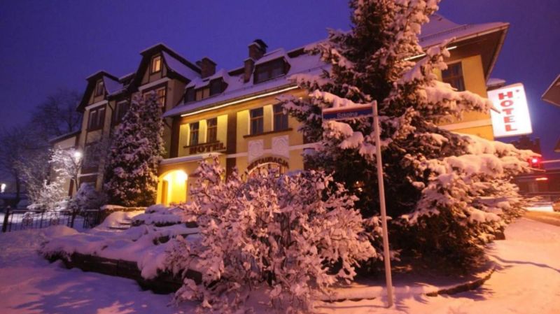 Hotel Karkonosze Kamienna Góra - foto 1