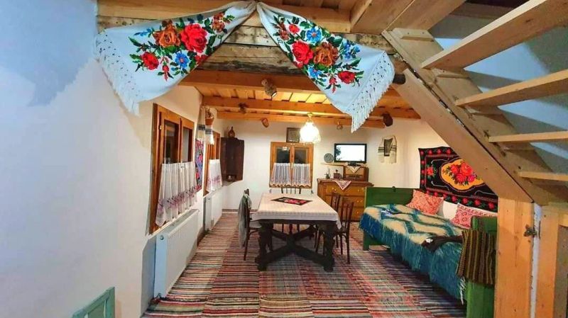 Casa Bunicii Toplița - foto 1