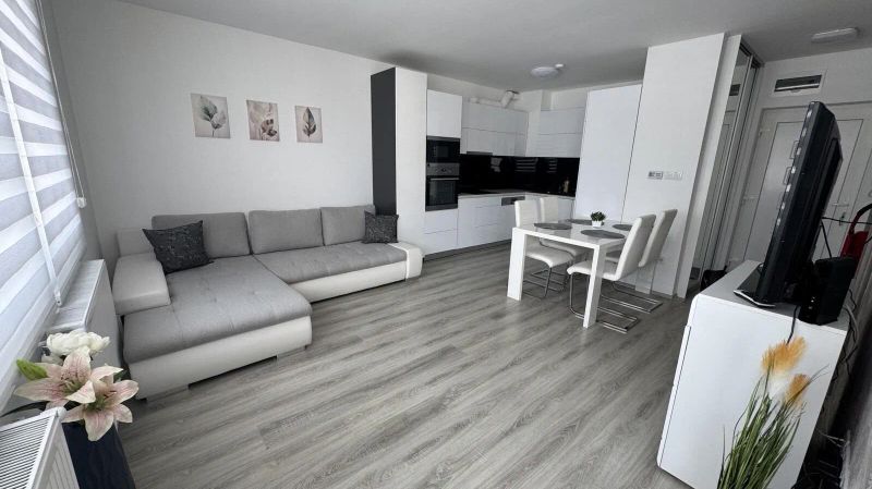 Bajcsy Corner Apartman Debrecen - foto 1