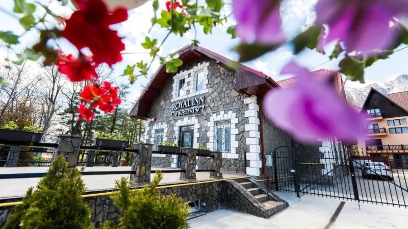 Pensiunea Royal Inn Bușteni Adults Only - foto 1