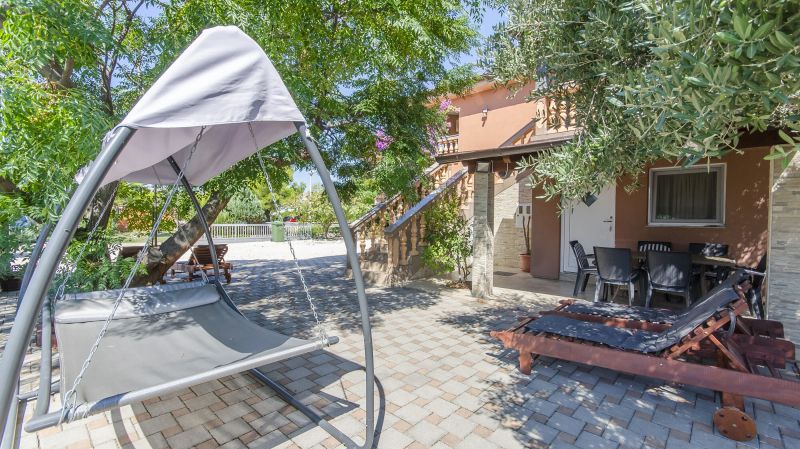 Apartments Lovely Courtyard Vir - foto 1