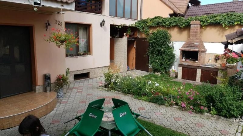 Casă Nicoladis Zărnești - foto 1