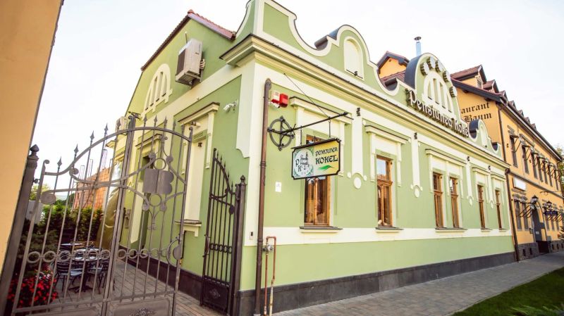Pensiunea Kokel Dumbrăveni - foto 1
