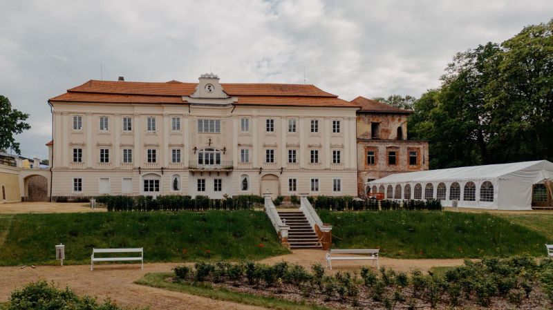 Zámek Bystřice nad Úhlavou - foto 1