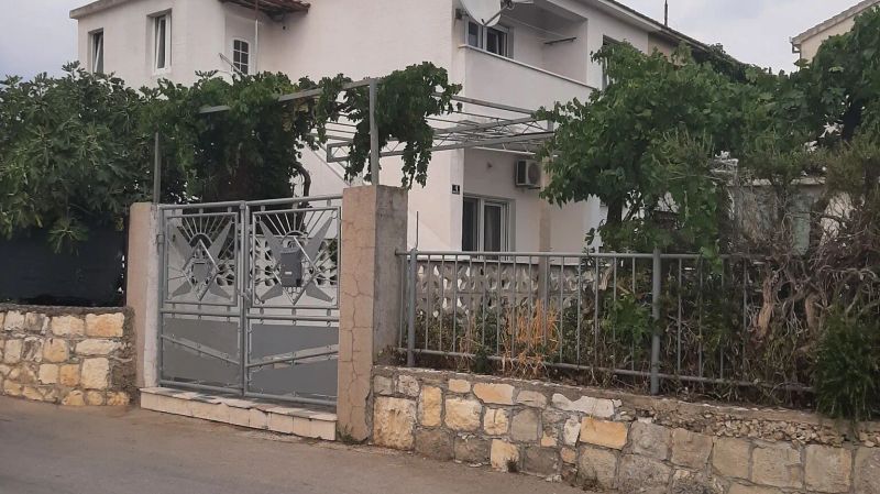 Apartment Nehaj Kaštel Štafilić - foto 1