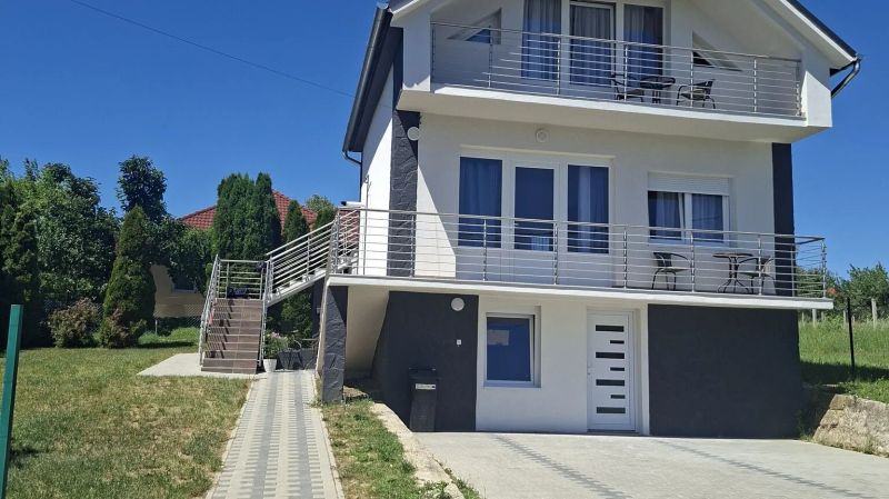 Gyöngyvirág Apartmanház Zalakaros - foto 1