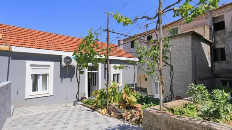 Casa Lorela Sali - foto 1