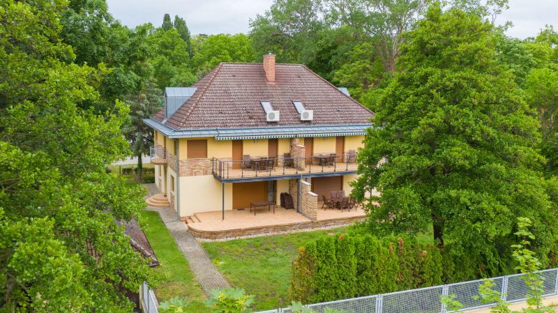 Villa Apartman - Hotel OTP Balatonszemes - foto 1