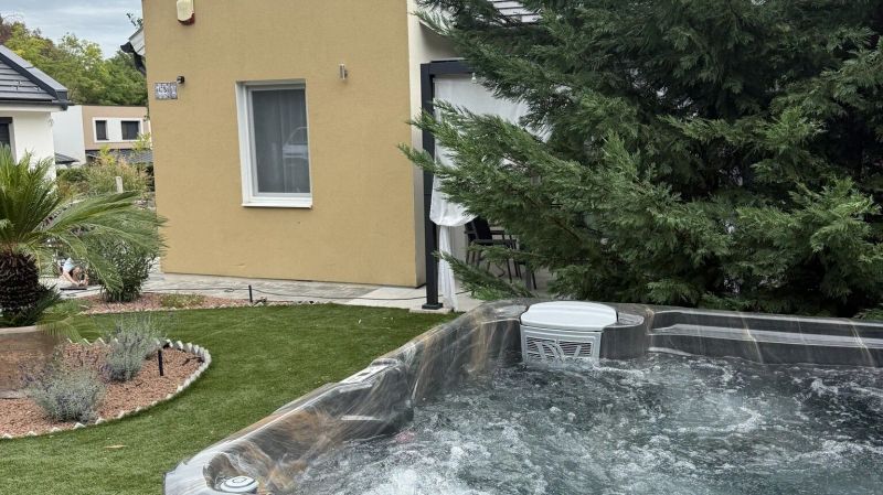 Fehér Lótusz Apartmanház Balatonföldvár - foto 1