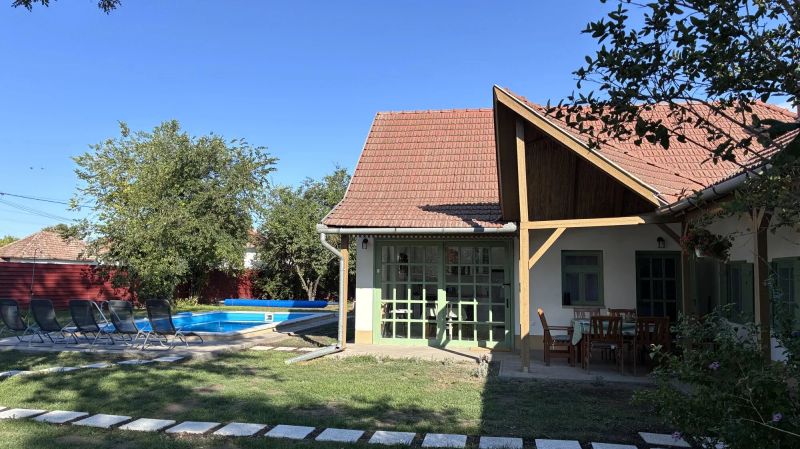 Zöld Ablakos Ház Poroszló - foto 1