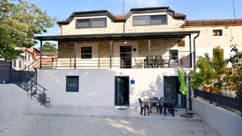 Apartments With Parking Space Plovanija, Central Istria - Središnja Istra - 23660 Plovanija - foto 1
