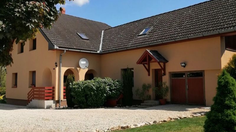Hajnalka Apartmanház Kehidakustány - foto 1