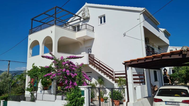 Apartman Ivica Arbanija - foto 1