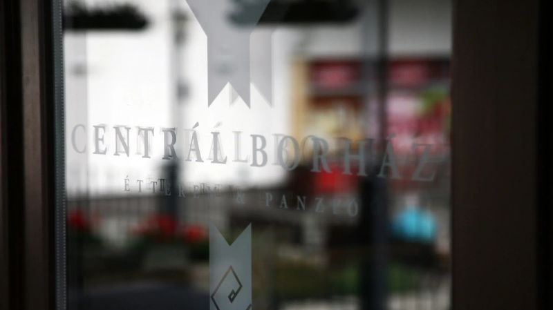 Centrál Panzió Érd - foto 1