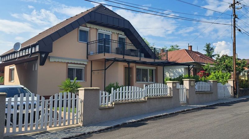 Töreki Vendégház Balatonalmádi - foto 1