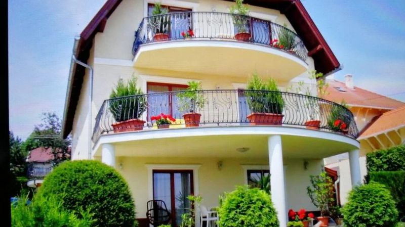 Erika Apartmanházak Hévíz - foto 1