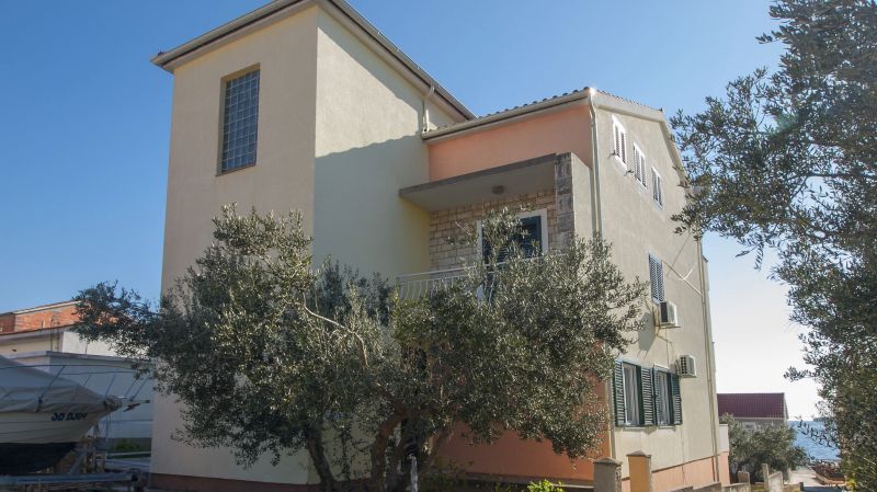 Apartments By The Sea Brodarica, Šibenik - 5736 Brodarica - foto 1