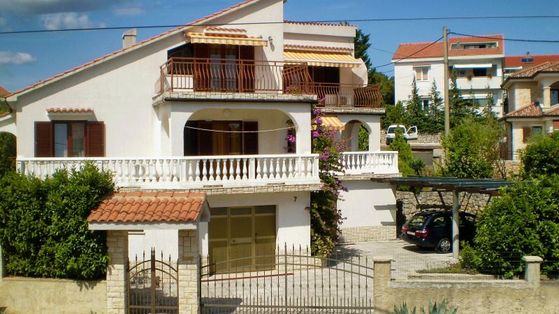 Apartments With Parking Space Pinezići, Krk - 5319 Pinezići - foto 1