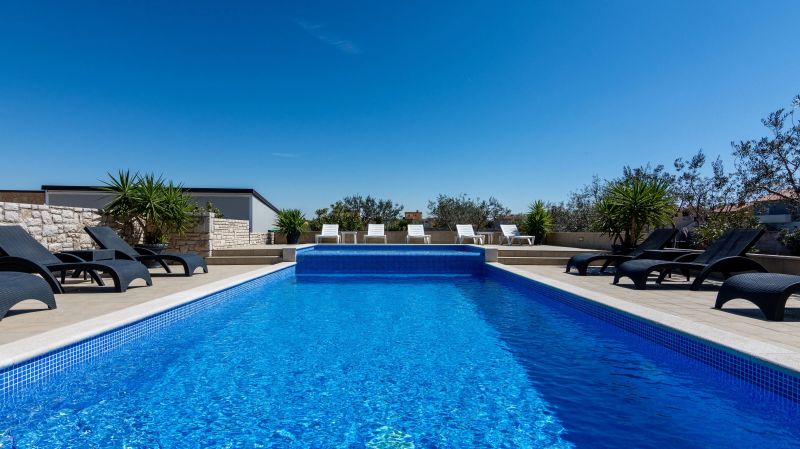 Family-friendly Apartments With Swimming Pool Valbandon, Fažana - 2201 Valbandon - foto 1