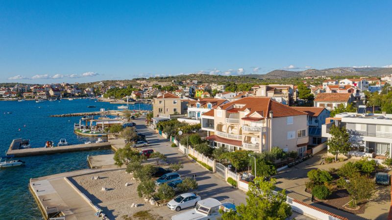 Apartments By The Sea Brodarica, Šibenik - 4194 Brodarica - foto 1