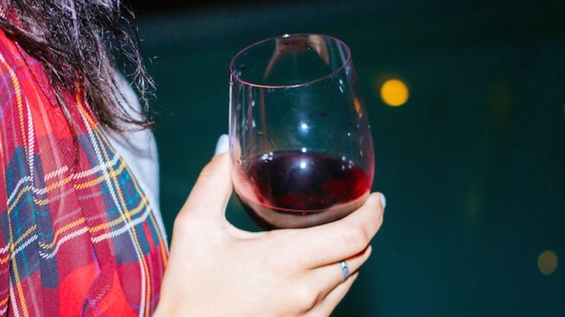 Naukowcy twierdzą: lampka wypitego wina to jak godzina spędzona na siłowni!