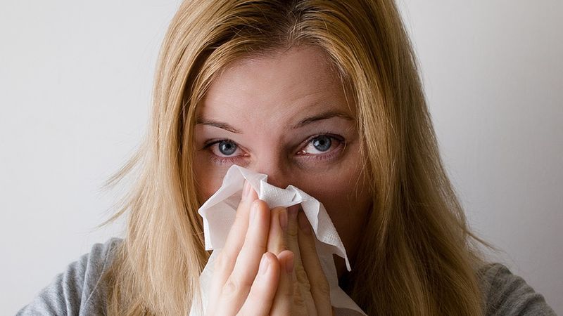 Domowe sposoby na grypę, czyli jak szybko zwalczyć zakaźną chorobę