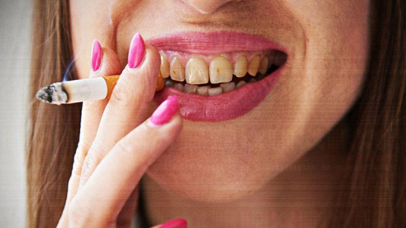 Oto, co najczęściej przytrafia się palącym papierosy kobietom. Warto sięgnąć po kolejną paczkę?