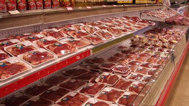 Polskie mięso zawiera coraz więcej antybiotyków. To już trzy razy więcej niż w Holandii