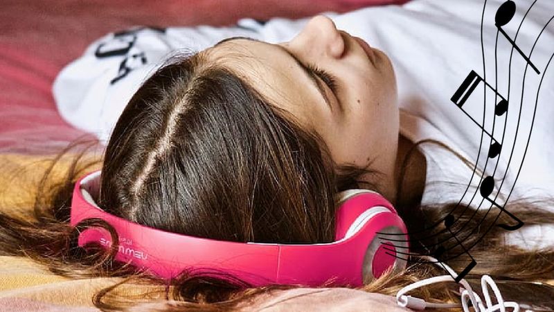 Badacze opublikowali listę relaksujących utworów, które pomogą Ci spać jak dziecko