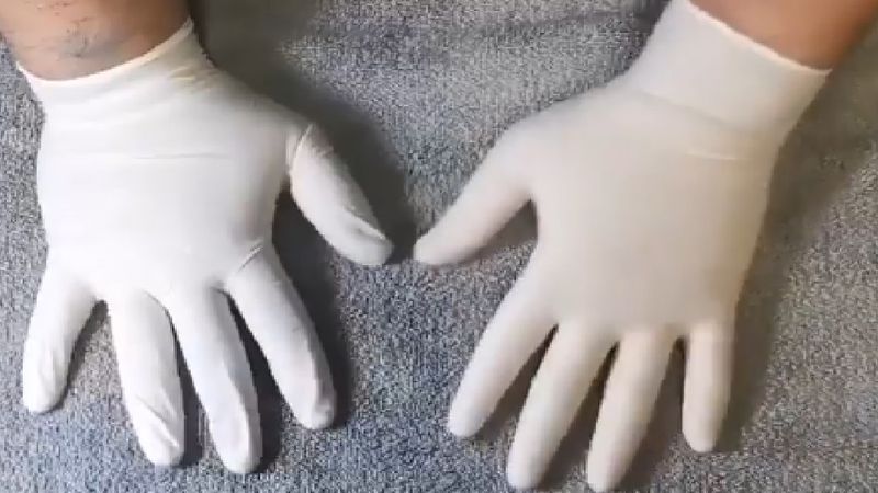 Jak dokładnie myjemy dłonie? Nagranie czarno na białym pokazuje, gdzie dociera mydło