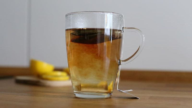 5 skutków ubocznych picia dużych ilości herbaty, które wielu z nas ignoruje