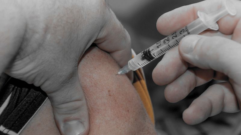 Norwegia: 23 seniorów zmarło po podaniu pierwszej dawki szczepionki Pfizer. Co na to polski rząd?