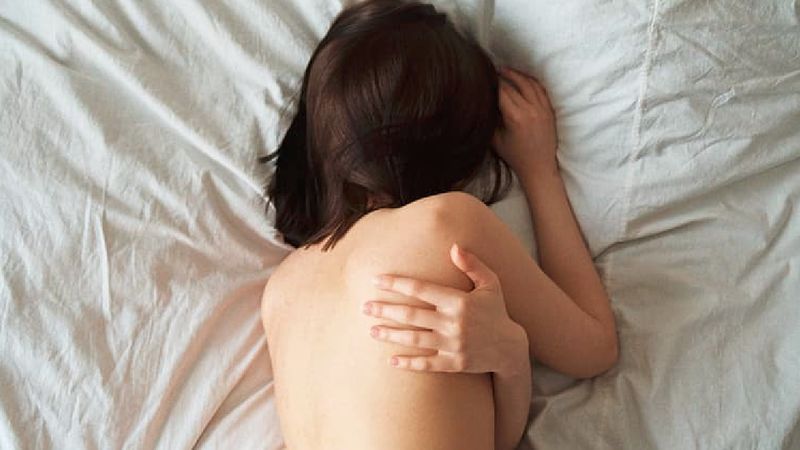 7 pomocnych wskazówek, które pomogą Ci lepiej spać, gdy panują upały