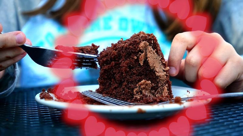 Badaczom udało się ustalić, co sprawia, że mamy ochotę na słodkie nawet wtedy, gdy jesteśmy syci