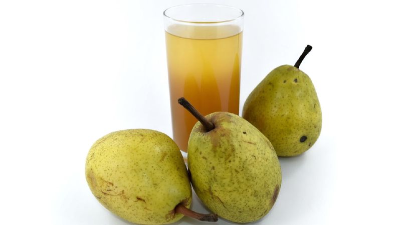 Pyszny syrop z gruszek naturalnym środkiem na kaszel. Zrobisz go w kwadrans