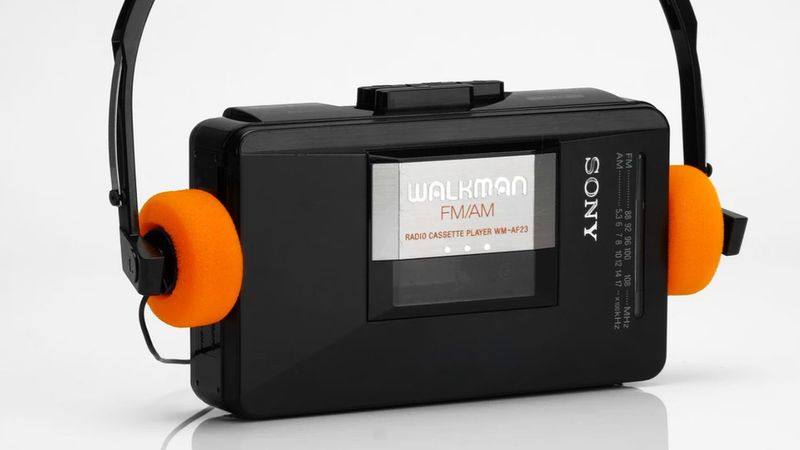 Pamiętasz Walkaman’a? Sony postanowiło przywrócić do życia kultowy odtwarzacz muzyki