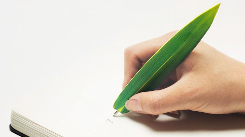 Powstał długopis w kształcie liścia, sprawi że nigdy nie zapomnisz o przyrodzie