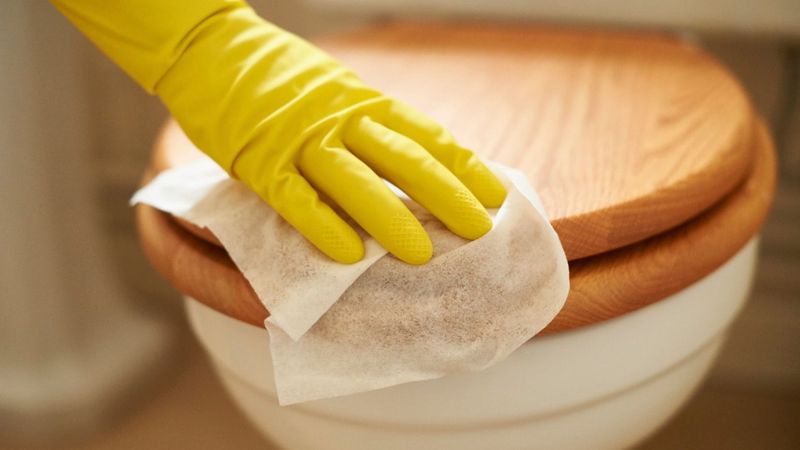 Te jeszcze mało powszechne chusteczki zmienią twoje myślenie o czyszczeniu toalety