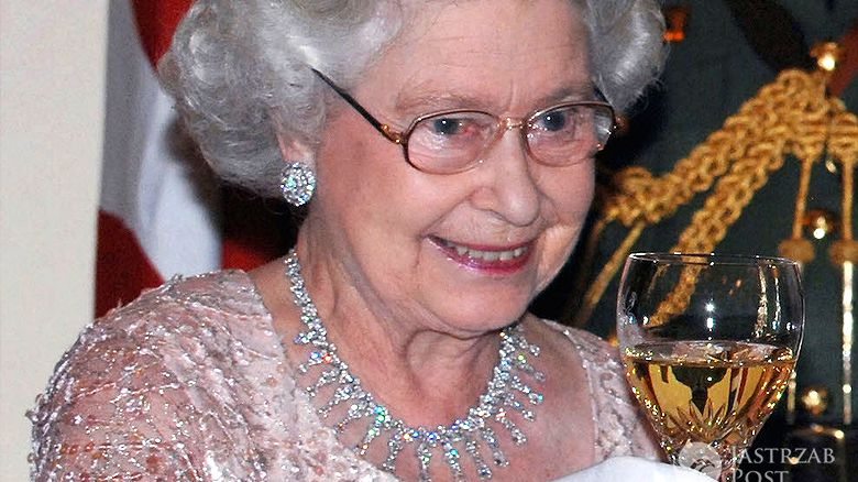 Alkoholowe przyzwyczajenia Królowej Elżbiety II wyszły na jaw!