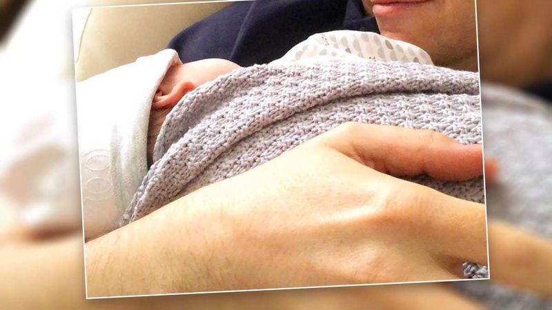 Gwiazda „BrzydUli” dołączyła do grona rodziców! Urocze zdjęcie noworodka rozczuliło internautów