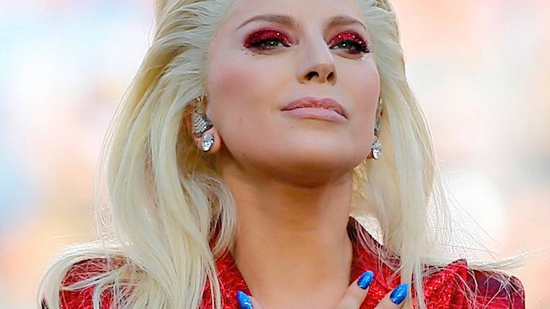 Lady Gaga skończyła 37 lat. Jak wygląda bez makijażu? To niesamowite jak brak mocnej oprawy oczu zmienia jej twarz