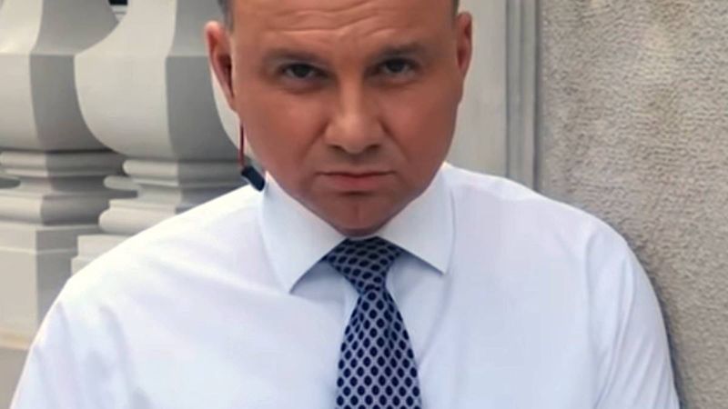 To nie Andrzej Duda wymyślił „ostry cień mgły”! Znamy autora frazy i jej znaczenie