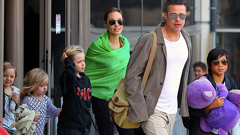 Angelina Jolie i Brad Pitt z dziećmi