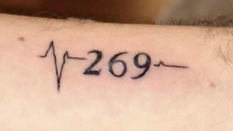 Coraz więcej ludzi tatuuje sobie na ciele liczbę „269”. To ważny znak