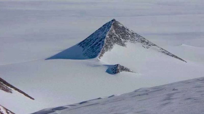 Prawda skrywająca się za tajemniczymi piramidami na Antarktydzie rozczaruje niejedną osobę