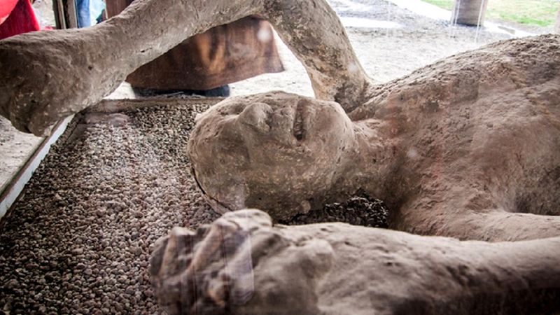 Odnaleziono kolejne szczątki i artefakty w Pompejach. Wszystko dzięki złodziejom grobów