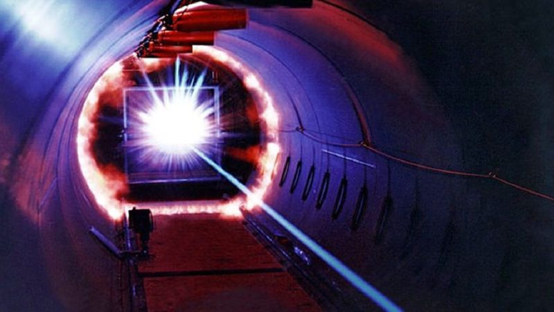 Zespół naukowców z CERN po raz pierwszy zaobserwował serię Lymana w antymaterii
